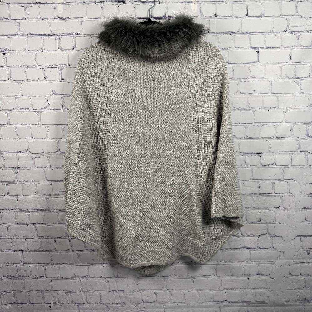 Ann Taylor Ribbed Knit Poncho with Faux Fur Collar in Gray